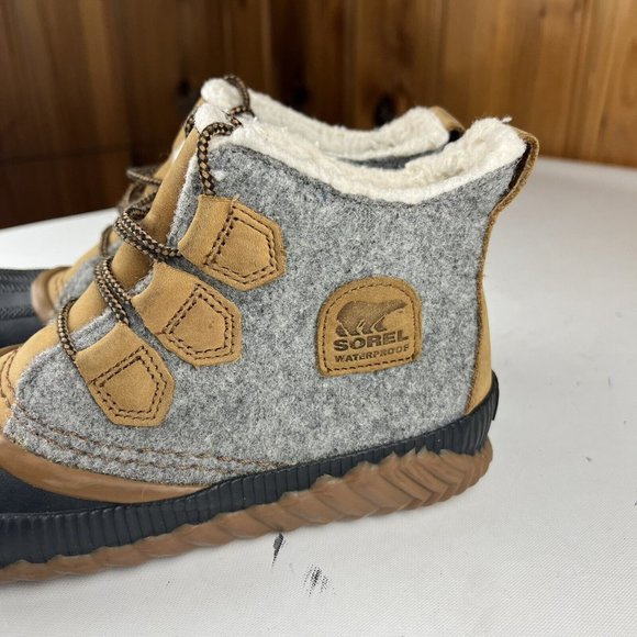 Sorel Women's Gray and Brown Boots - Picture 3 of 9